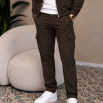 Essential Cargo Pants Dark Coffee - lifestyle staand