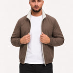 CORE JACKET OLIVE — voorkant, model (183 cm) draagt maat L