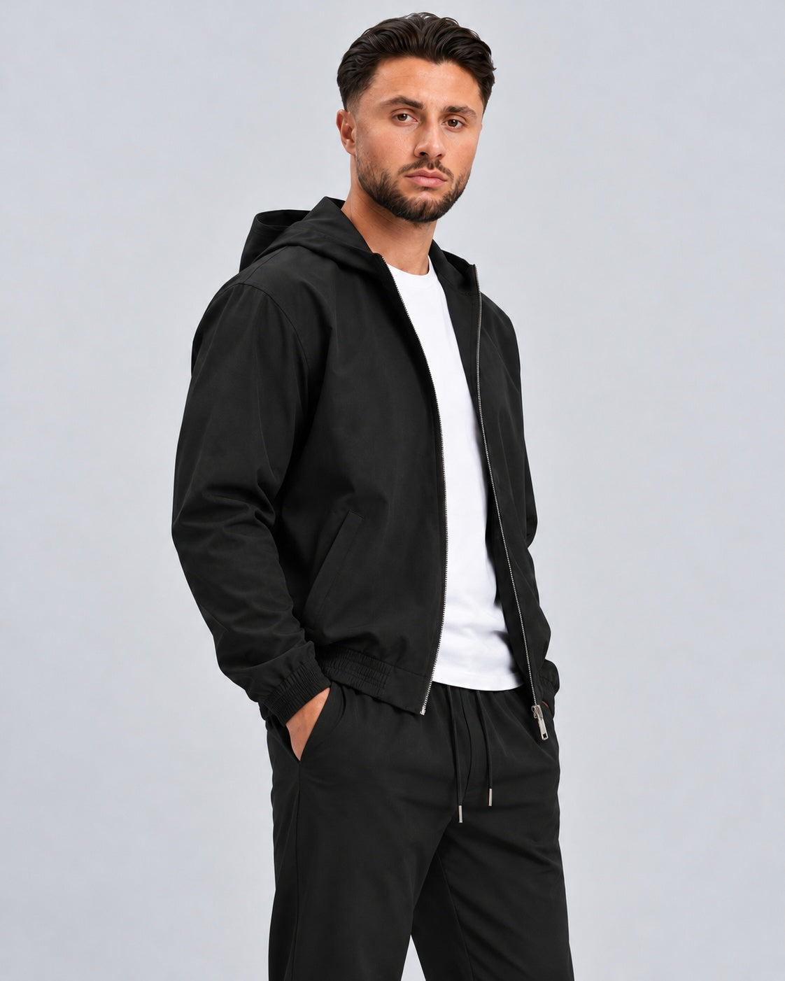 Core Tech Jacket Black - zijkant studio