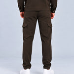 Essential Cargo Pants Dark Coffee - achterkant studio