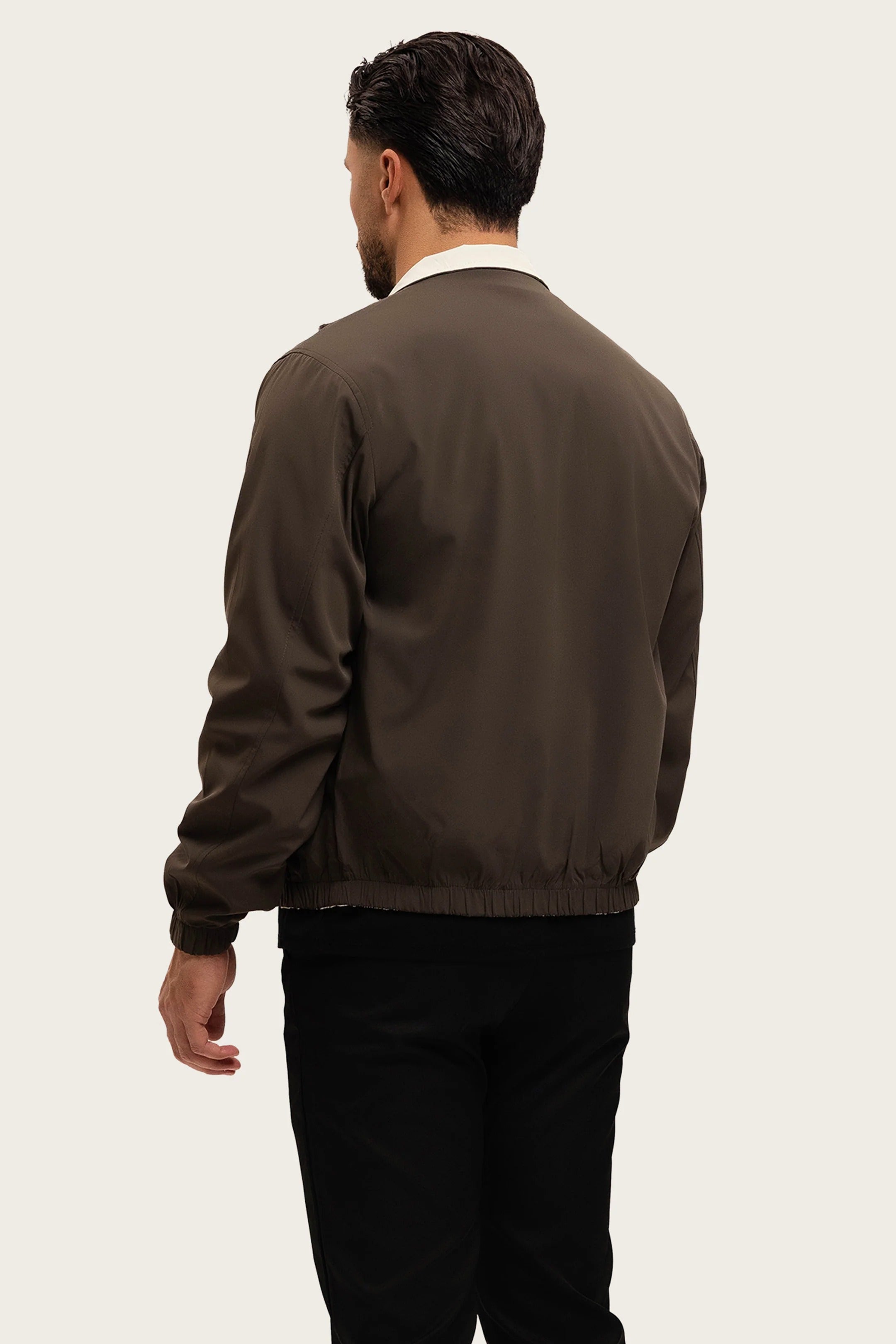 CORE JACKET OLIVE — achterkant