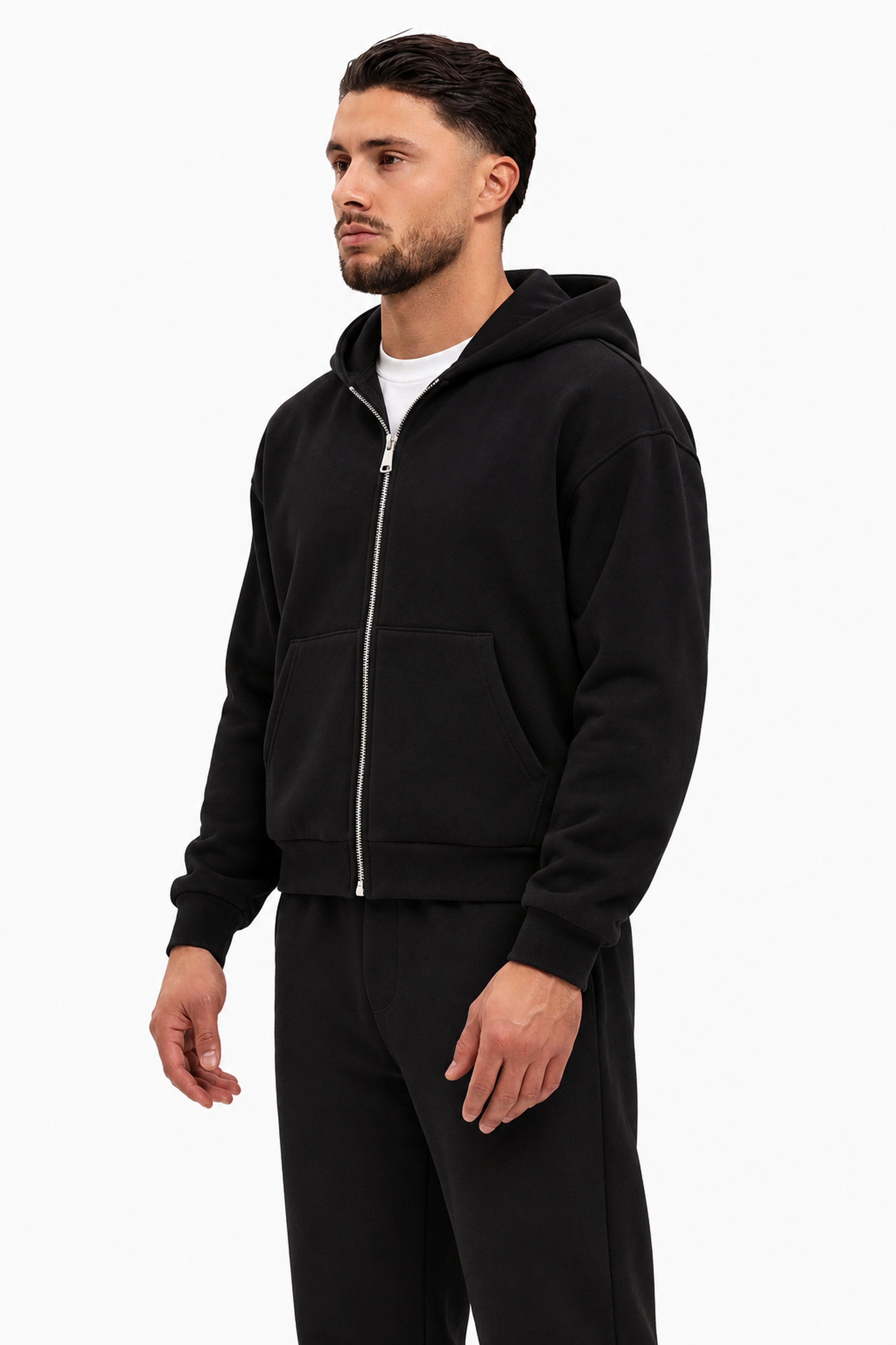 essential black - studio zijkant