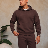 Essential Hoodie Brown, gedragen