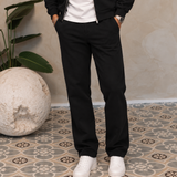 Essential Jogger Black, gedragen
