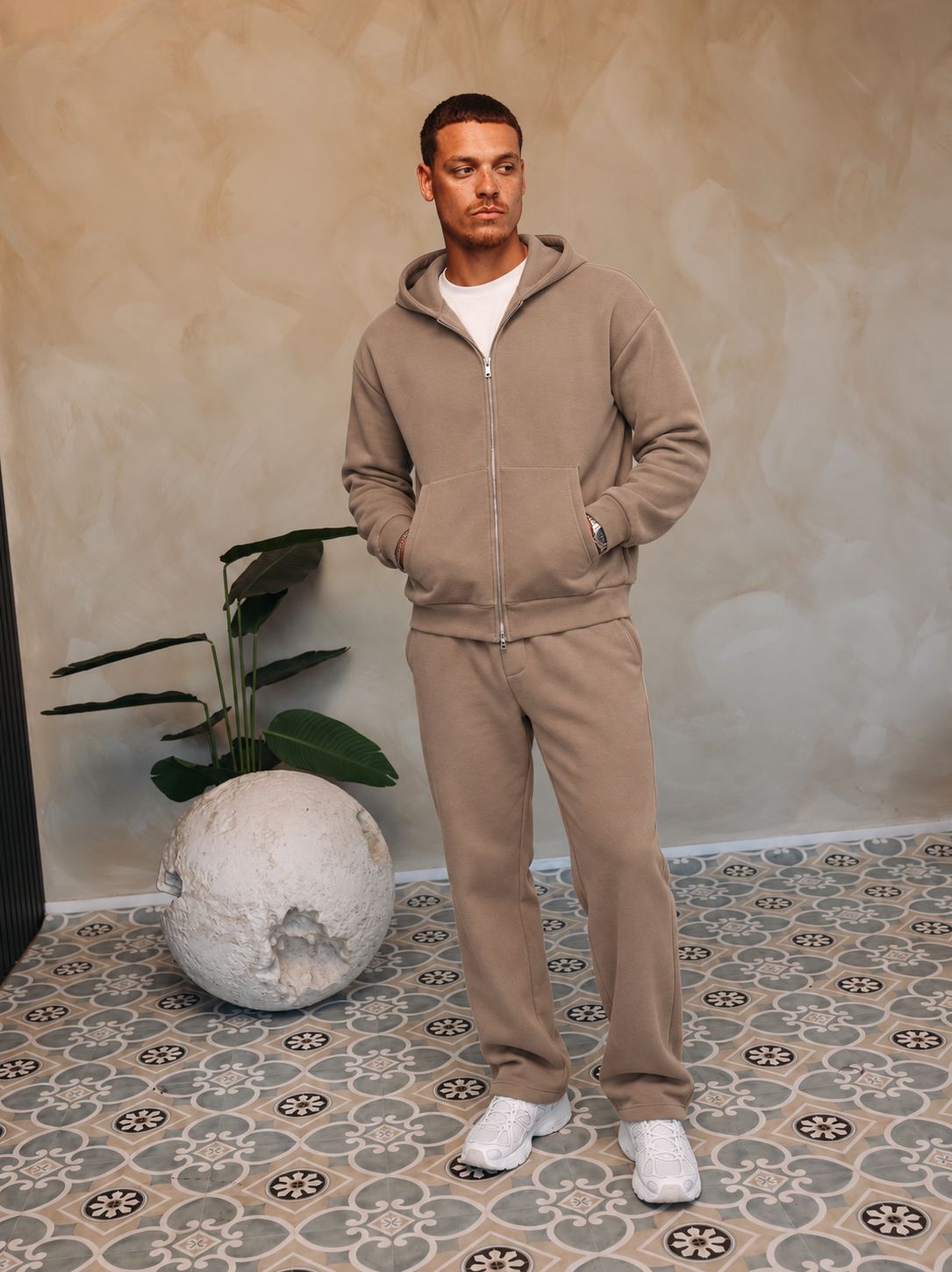 ESSENTIAL VEST SET | TAUPE — lifestylefoto