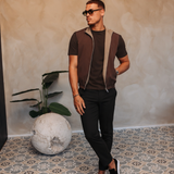 CORE BODYWARMER BEIGE BROWN met passend Gloss-shirt en zwarte broek – lifestyle 2