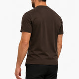 Gloss Essential Shirt deep-brown – studio back, zwarte pantalon