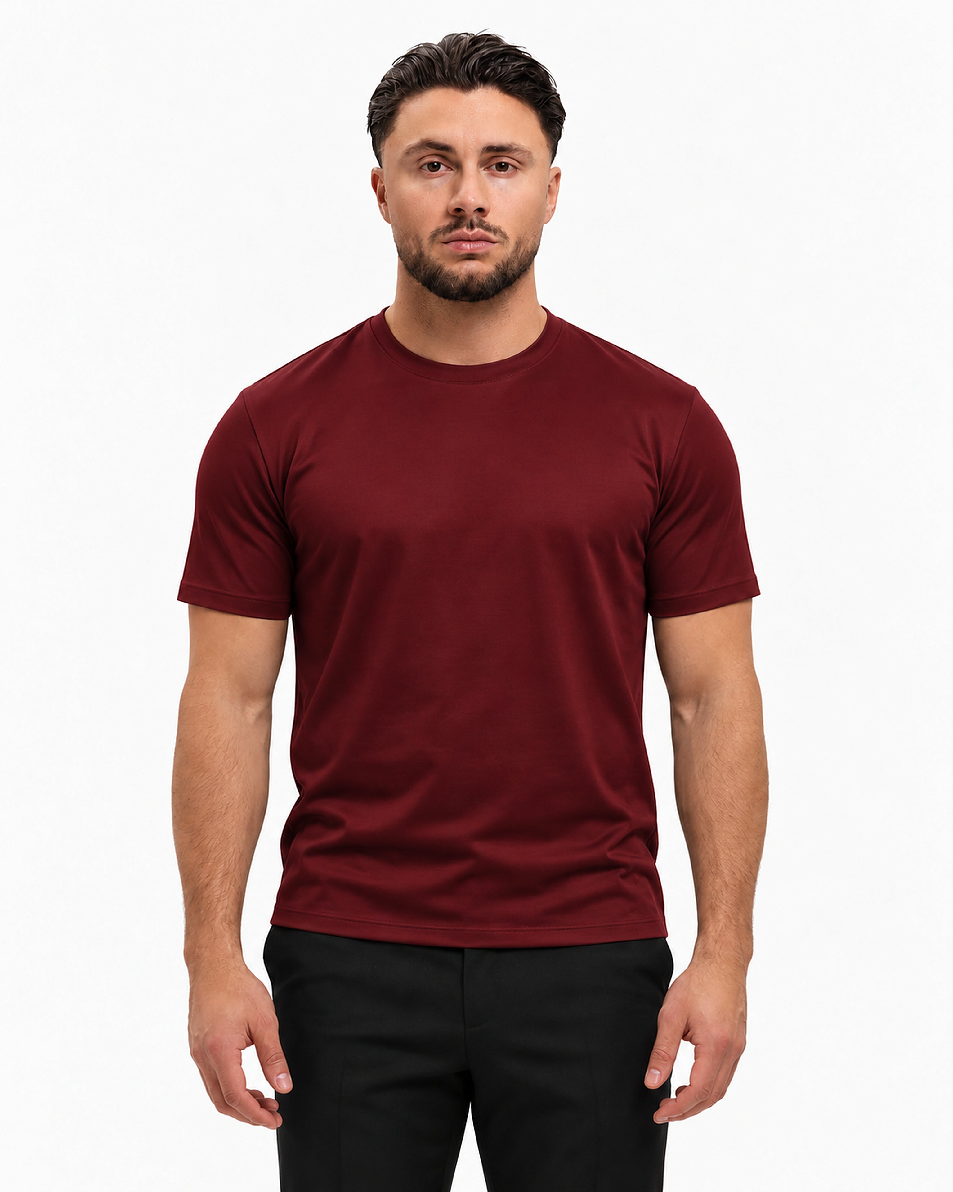 Gloss Essential Shirt Burgundy – studio voorkant, zwarte pantalon