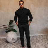 HALF ZIP KNIT | BLACK — lifestyle met zwarte broek, pose 03