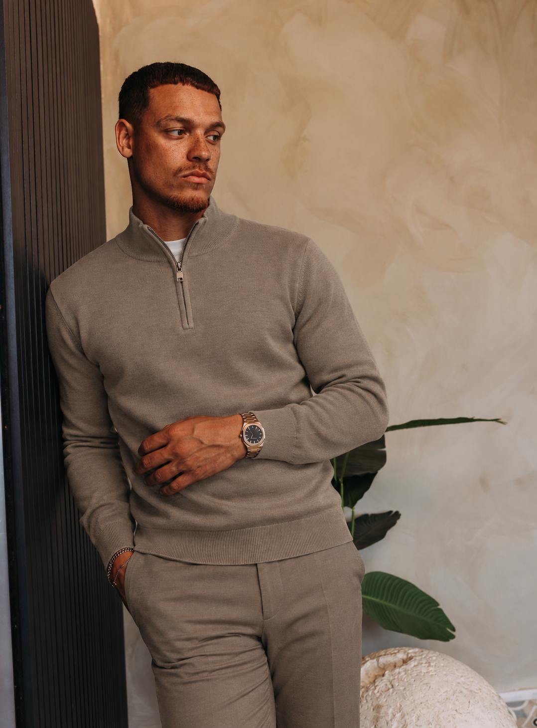 HALF ZIP KNIT | TAUPE — lifestylefoto