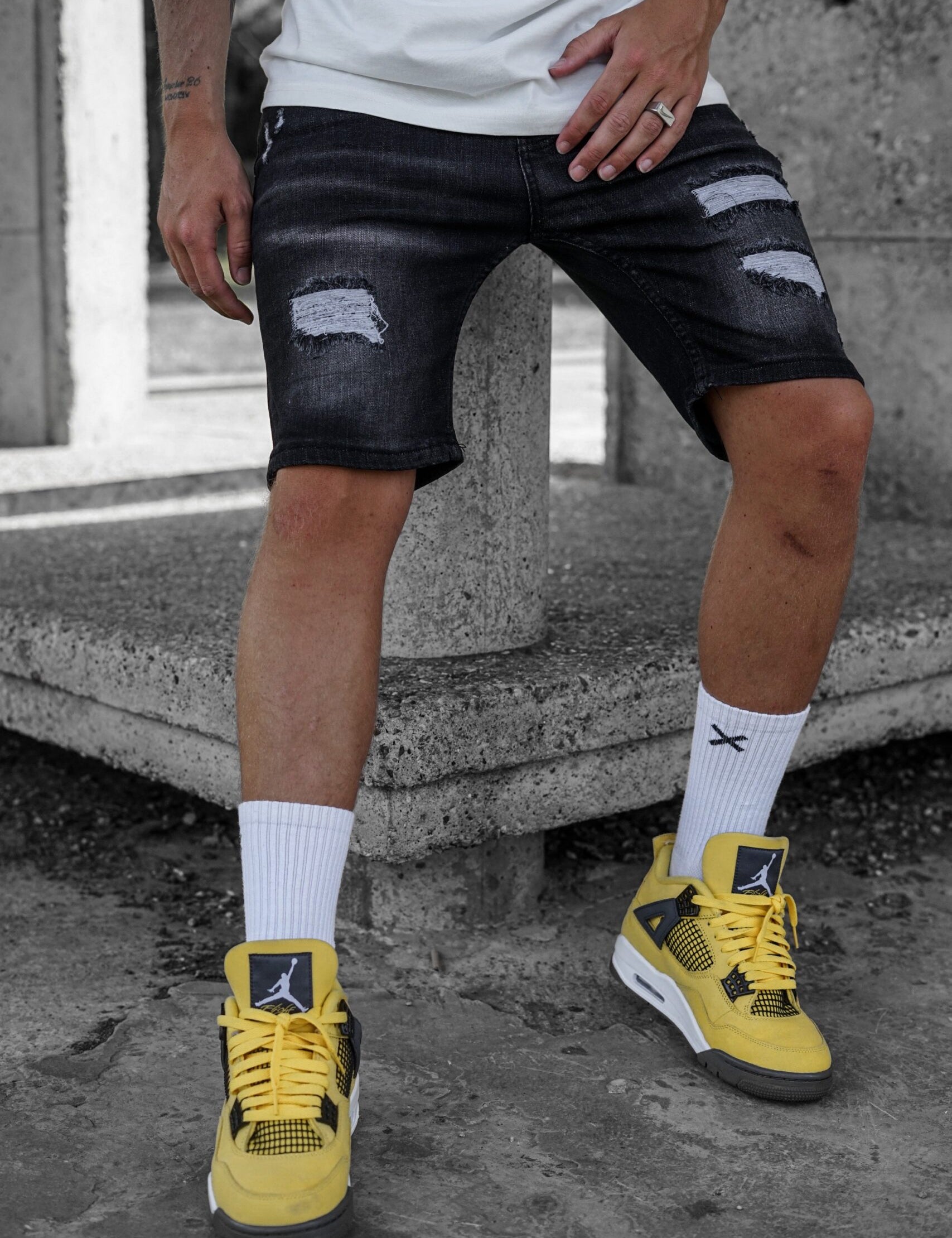 AQUILA BLACK JEANS