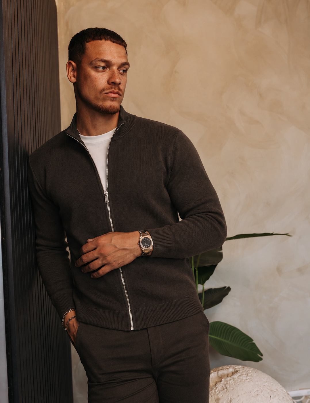 KNIT ZIP CARDIGAN | DARK BROWN — lifestylefoto
