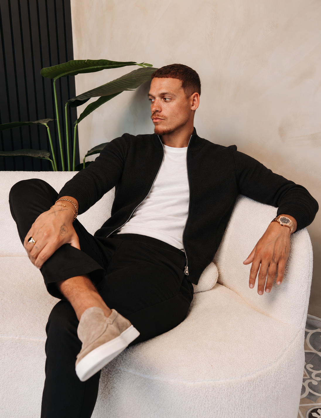 KNITTED ZIPPER VEST BLACK — lifestylefoto