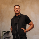 MONZA BODYWARMER | BLACK – lifestyle, complete set met bijpassende zwarte MONZA pants