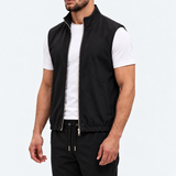 MONZA bodywarmer zwart – schuin van voren, complete set met bijpassende pants (studio)