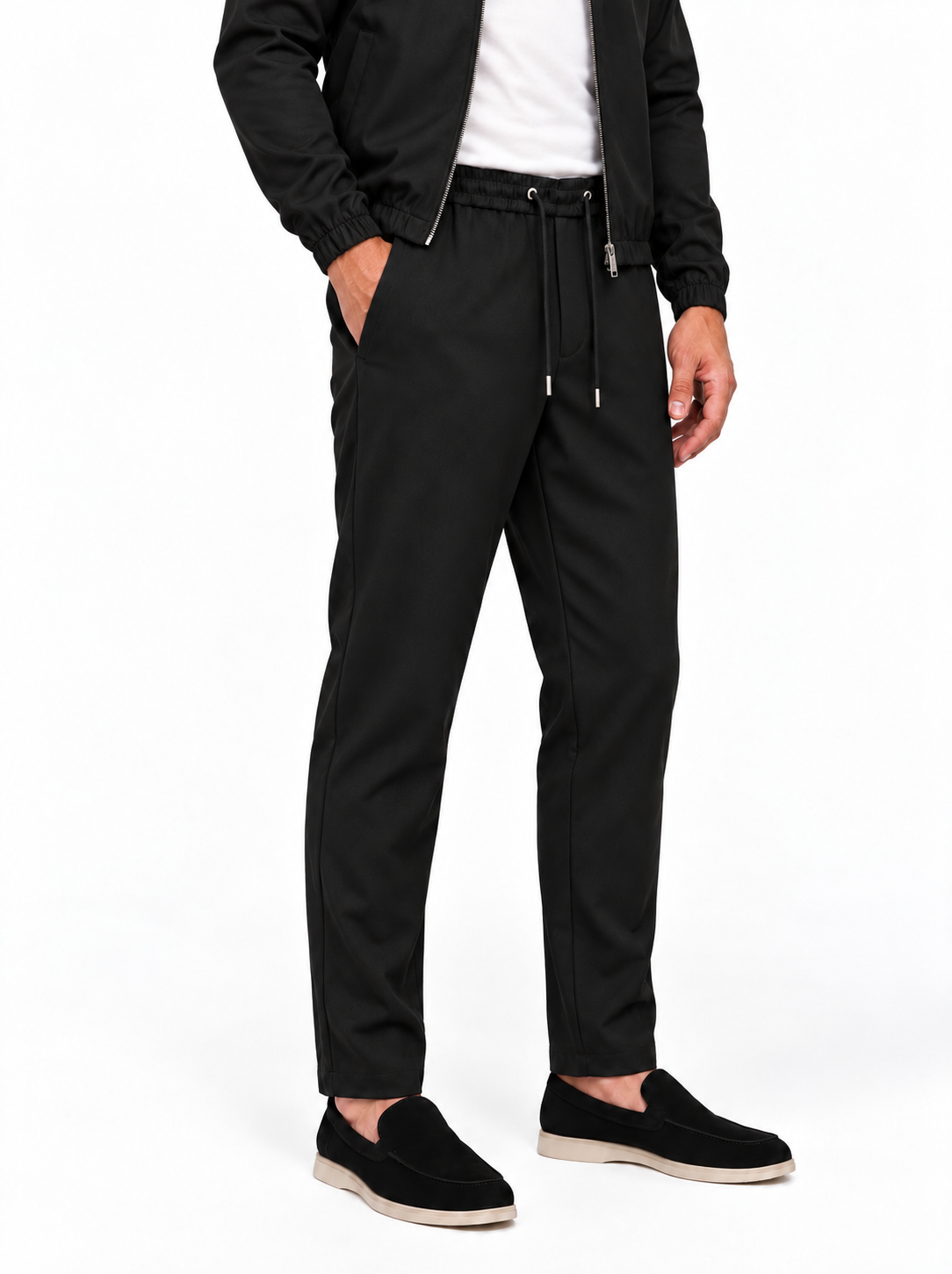 MONZA pants zwart – schuin van voren, complete set met bijpassende jacket (studio)