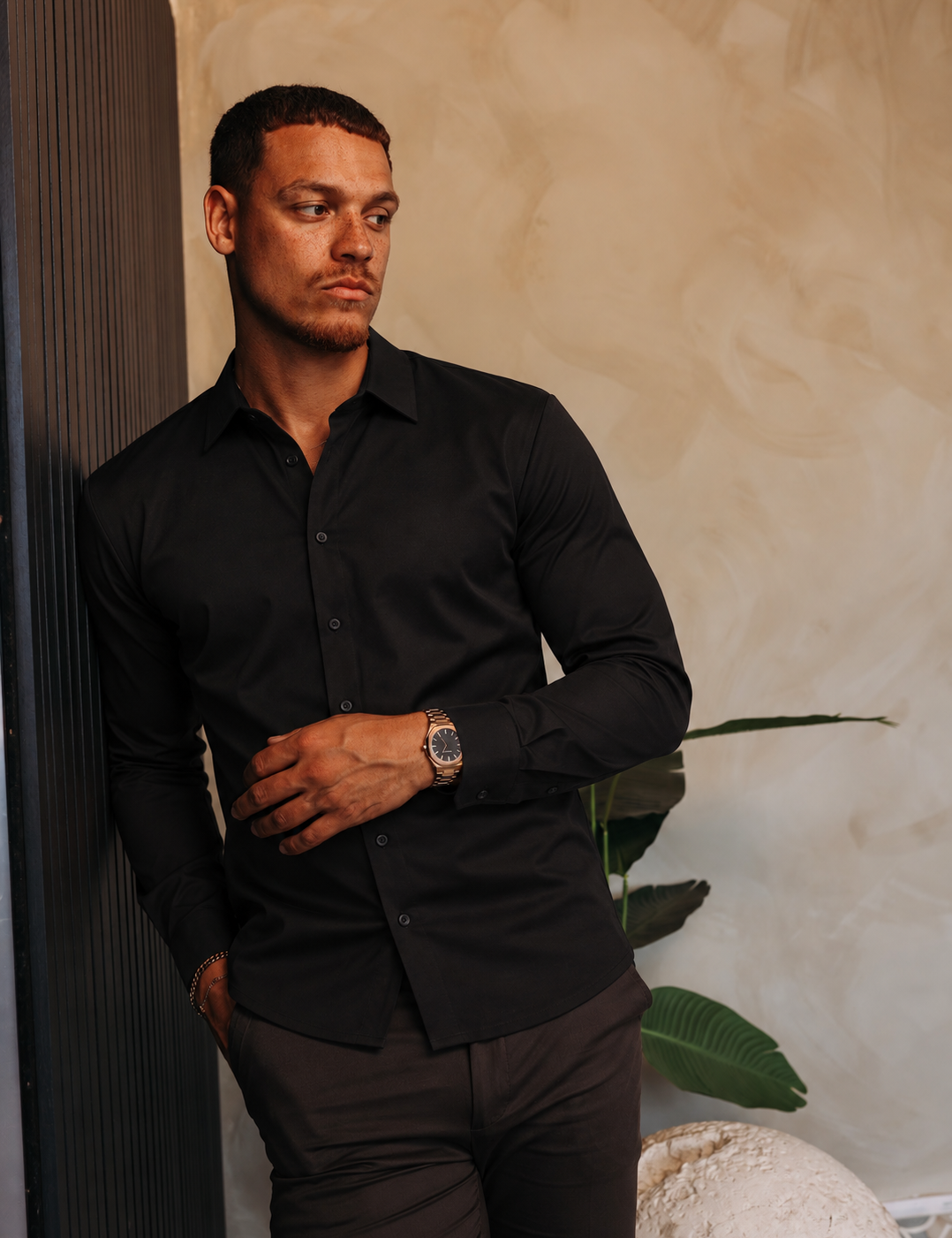 CLASSIC BLACK SHIRT — lifestylefoto