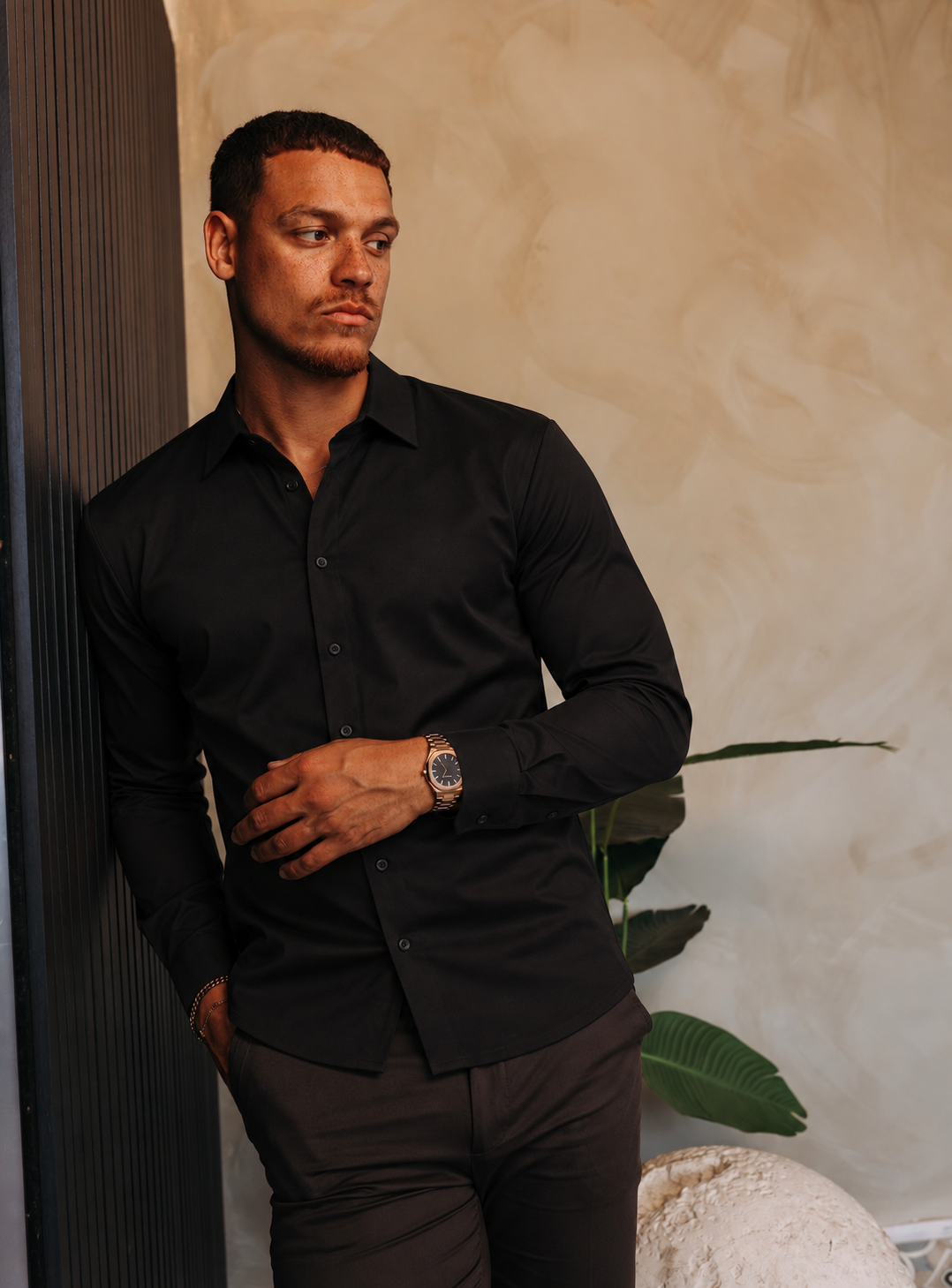 CLASSIC BLACK SHIRT — lifestylefoto