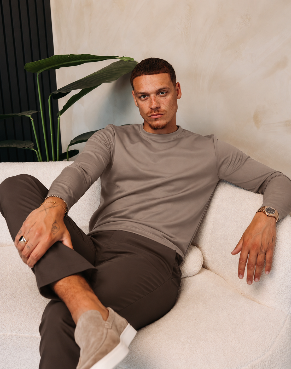 SHINY ESSENTIAL LONGSLEEVE DARK SAND — lifestylefoto