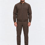 TECH ZIP SUIT | BROWN - volledige outfit met witte sneakers